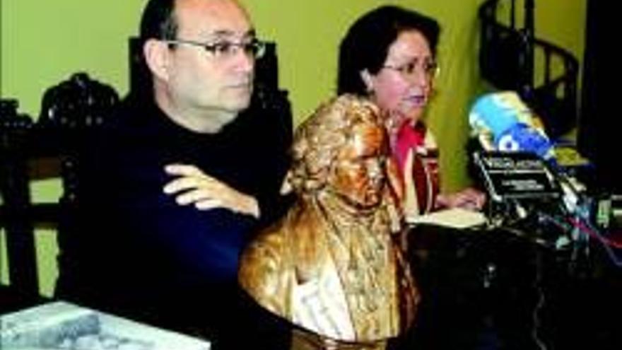 Homenajean a la Escuela de Artes y Oficios con una exposición