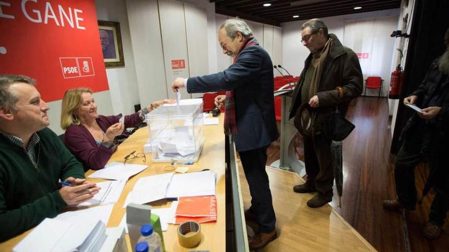 &quot;El cambio está más cerca&quot;, sostiene Sánchez tras recibir el apoyo de la militancia