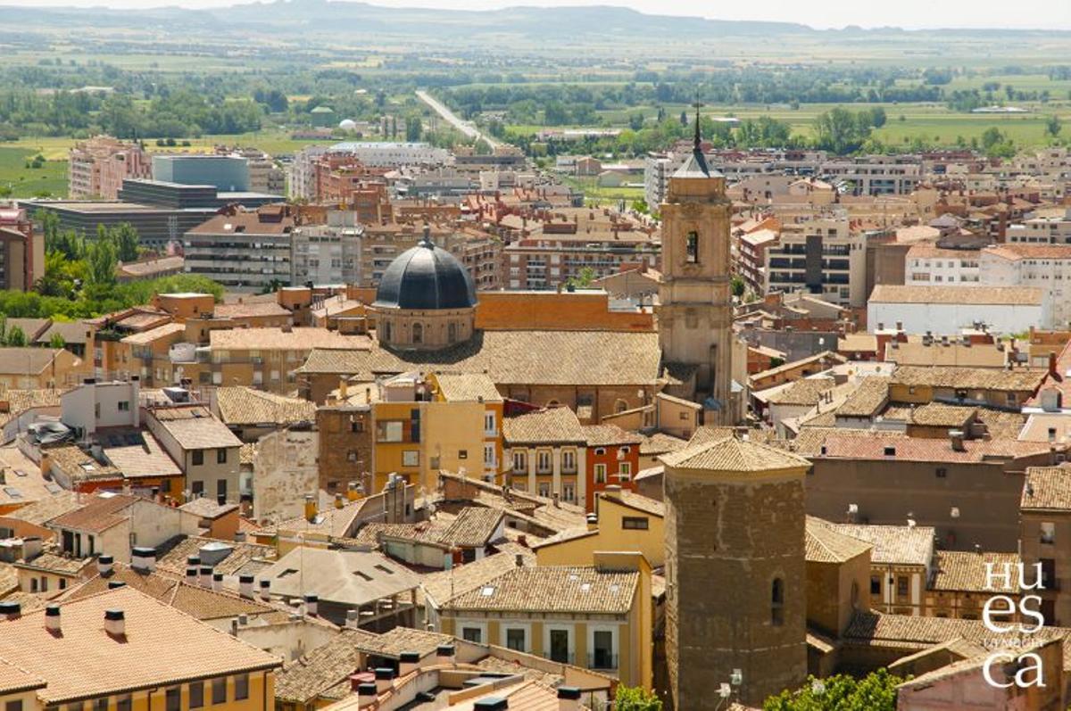 Vista general de la ciudad de Huesca, cuya provincia registra la tasa de paro más baja de España.