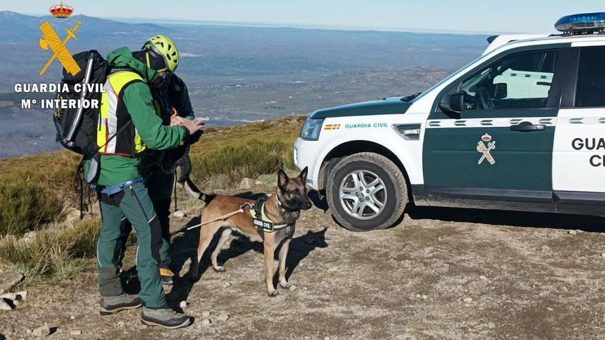 Reanudado el operativo de búsqueda del montañero desaparecido en Candelario (Salamanca)