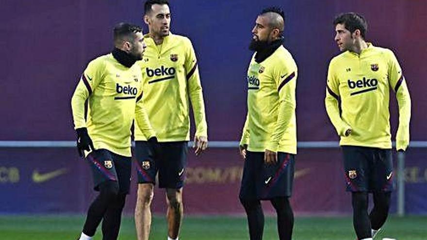 Alba, Busquets, Vidal i Roberto en l&#039;entrenament d&#039;ahir.