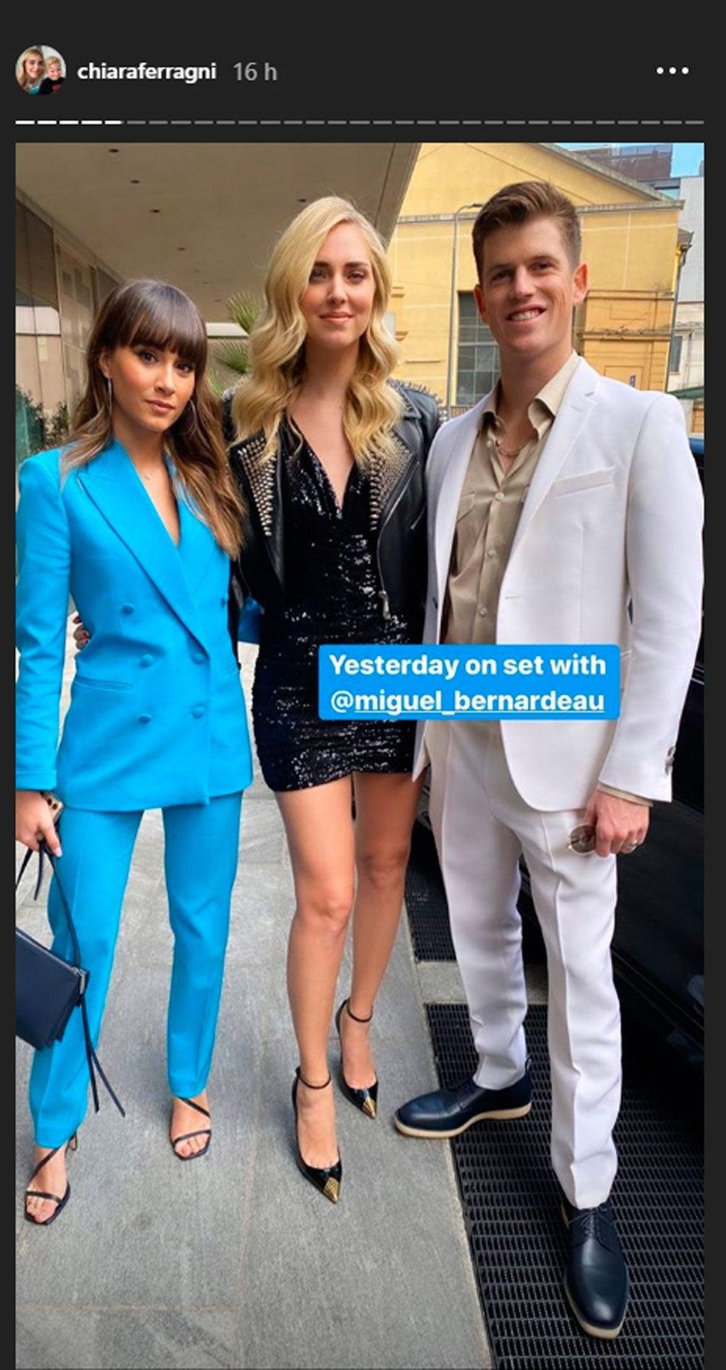Chiara Ferragni con Aitana y Miguel Bernardeu tras el desfile de Boss en Milán.