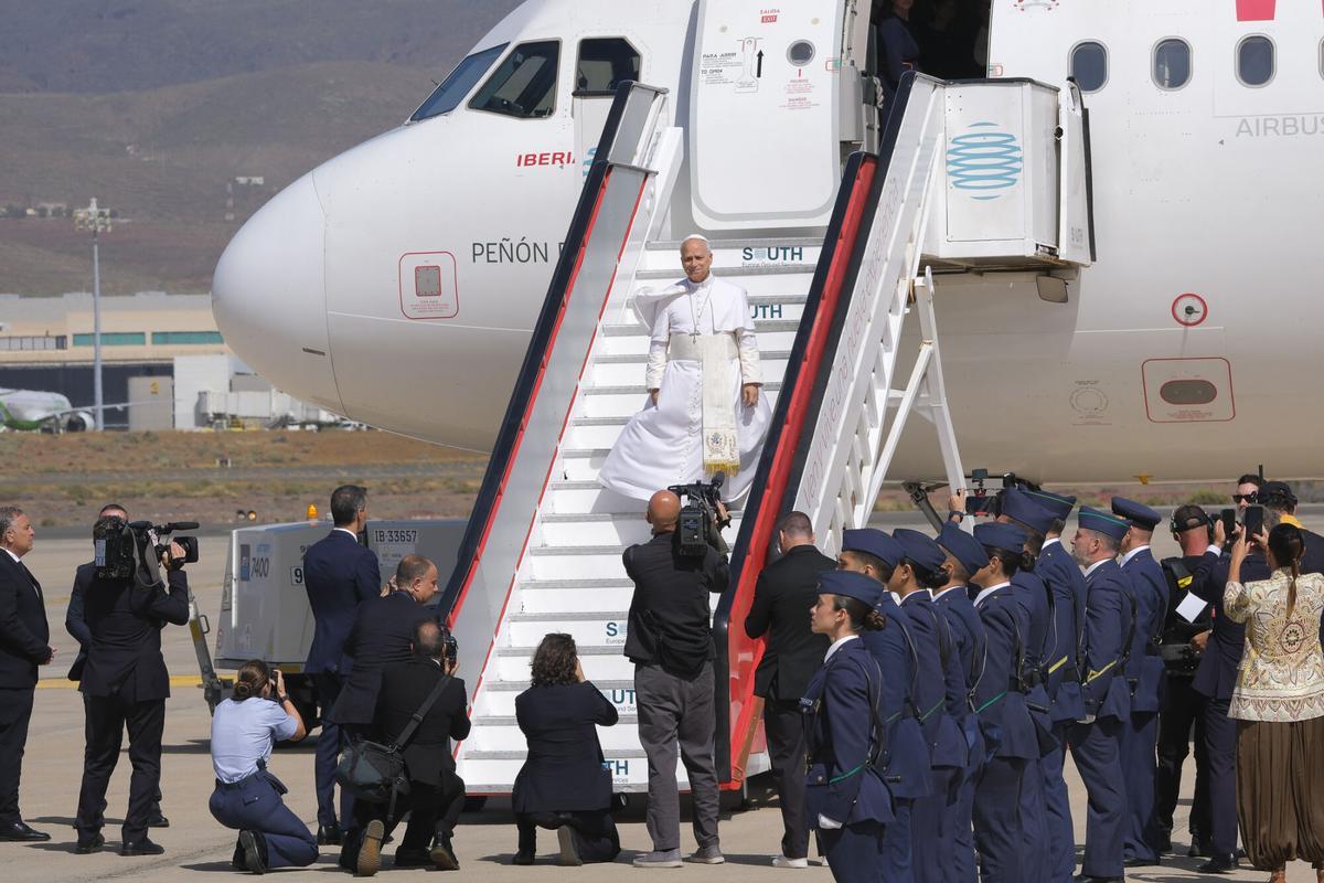Visita del papa León XIX Llegada del papa al aeropuerto