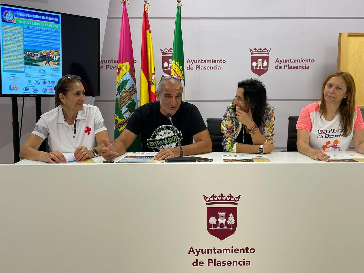Presentación de la ruta bajo la luna en Plasencia.