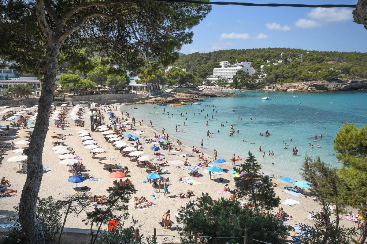 Imagen de archivo de la playa de s'Arenal Gros, en Portinatx.