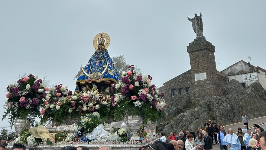 Cáceres dice &#039;hasta pronto&#039; a la Virgen de la Montaña en una veloz Subida marcada por la lluvia