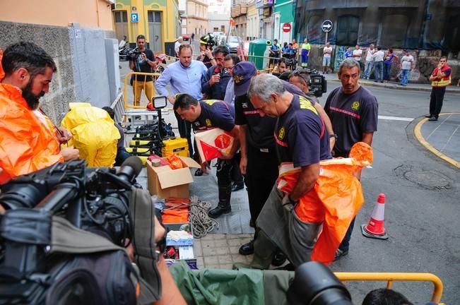 Efectivos de los Bomberos de Las Palmas de Gran ...