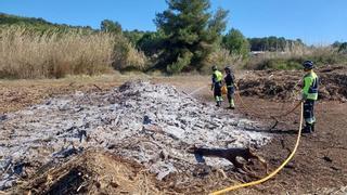 Los bomberos apagan por segunda vez en tres días una quema de restos de poda sin vigilancia en Santa Gertrudis