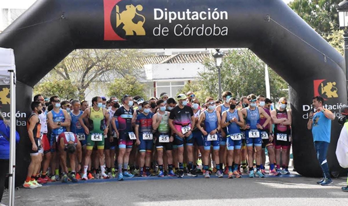 Salida de una prueba cordobesa de duatlón.