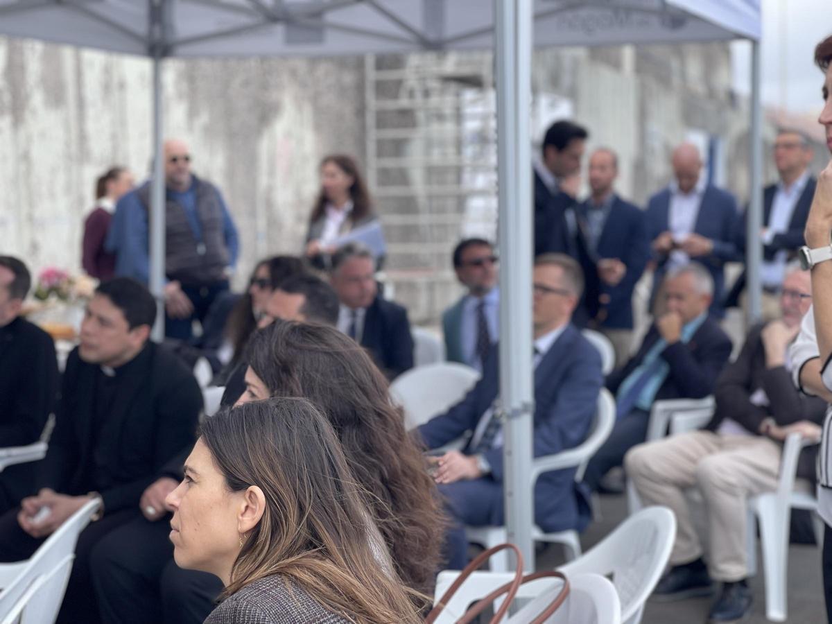 Una expedición del Vaticano visitó el muelle, en el mes de marzo y en el mes de abril, para validar la conveniencia de la celebración del acto