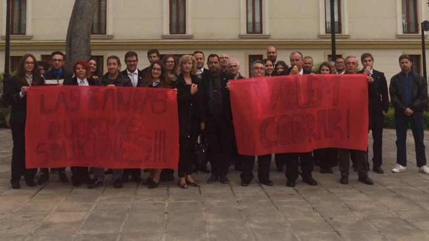 Huelga de instrumentos caídos en Moncada