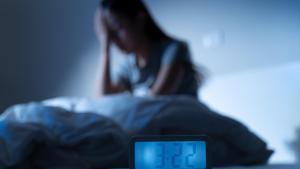 Mujer con insomnio.
