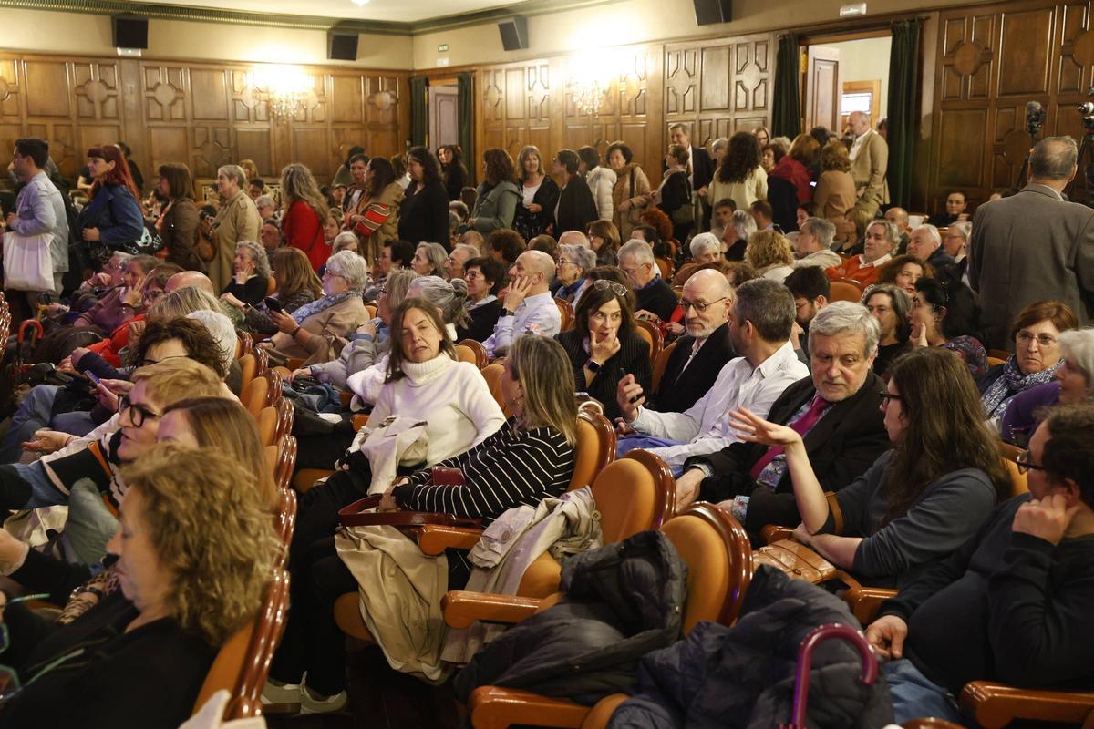 El talento asturiano y el compromiso por la igualdad, en Oviedo: estas son las once premiadas en la Gala Miradas Violetas El talento asturiano y el compromiso por la igualdad, en Oviedo: estas son las once premiadas en la Gala Miradas Violetas