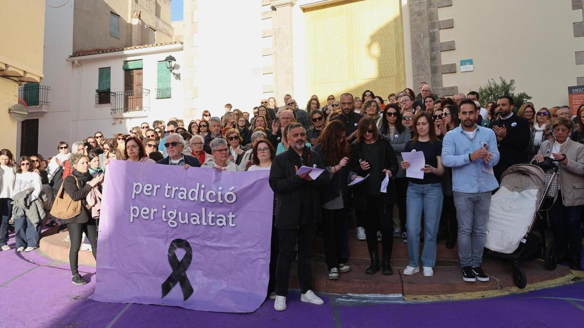Quinta concentración de protesta por una Semana Santa Inclusiva de Sagunto