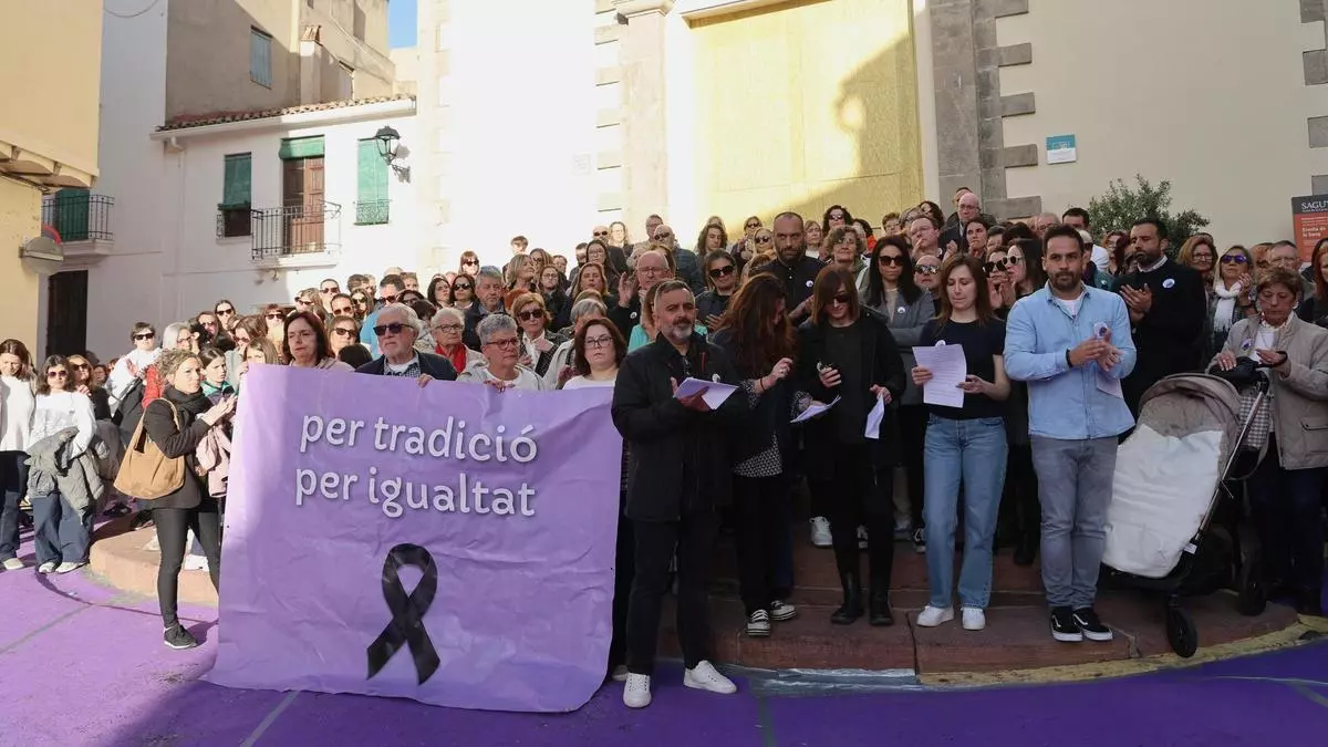 Quinta concentración de protesta por una Semana Santa Inclusiva de Sagunto