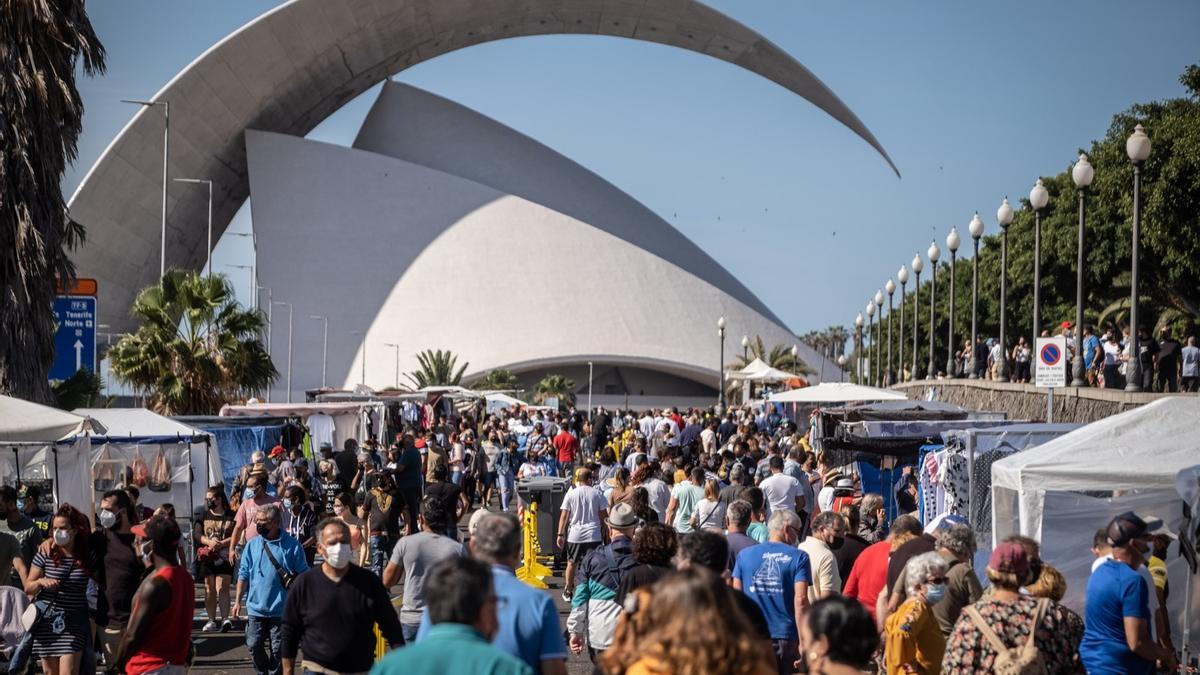 El Rastro de Santa Cruz reabre sus puertas