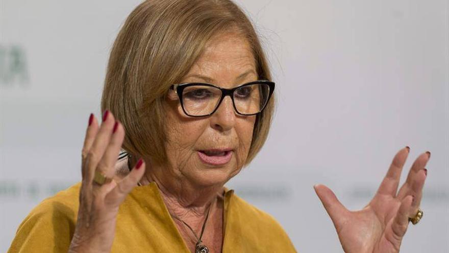 La consejera se compromete a "eliminar cuanto antes" las aulas prefabricadas