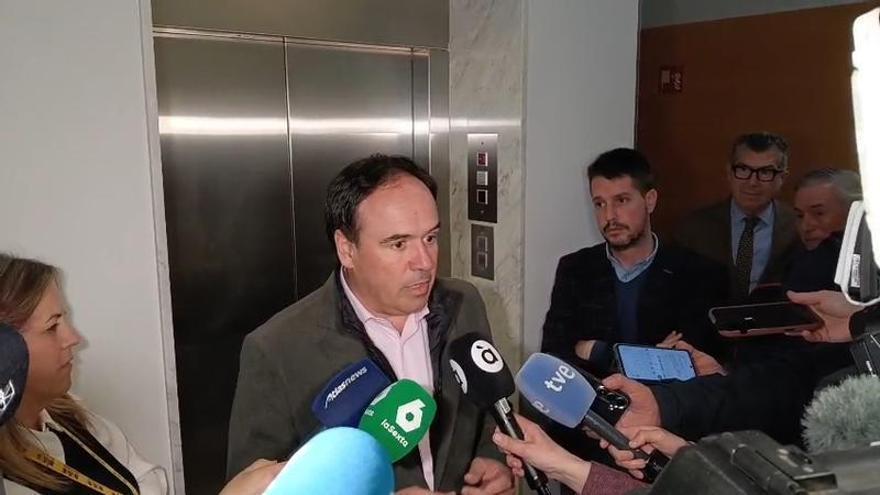 Le crecen los enanos