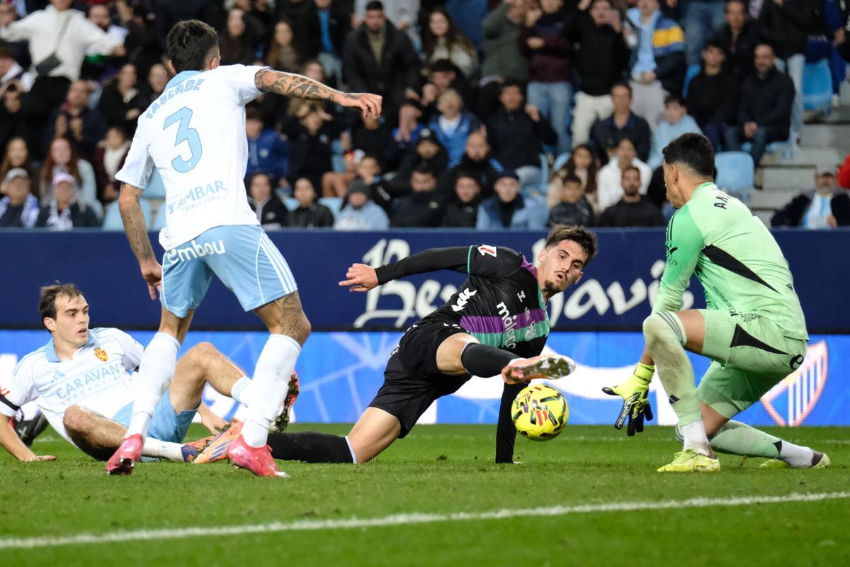 El Málaga CF se enfrenta al Real Zaragoza en La Rosaleda El Málaga CF se enfrenta al Real Zaragoza en La Rosaleda