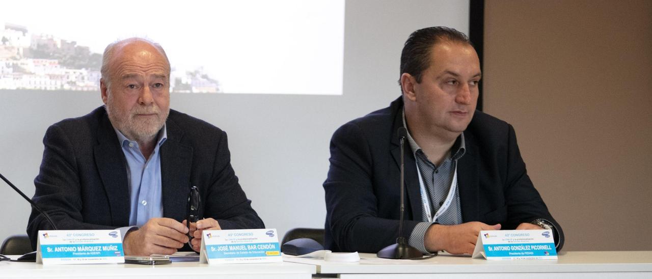 José Manuel Bar y Antonio González Picornell, ayer en el salón de actos de la sede de la UIB en Ibiza.