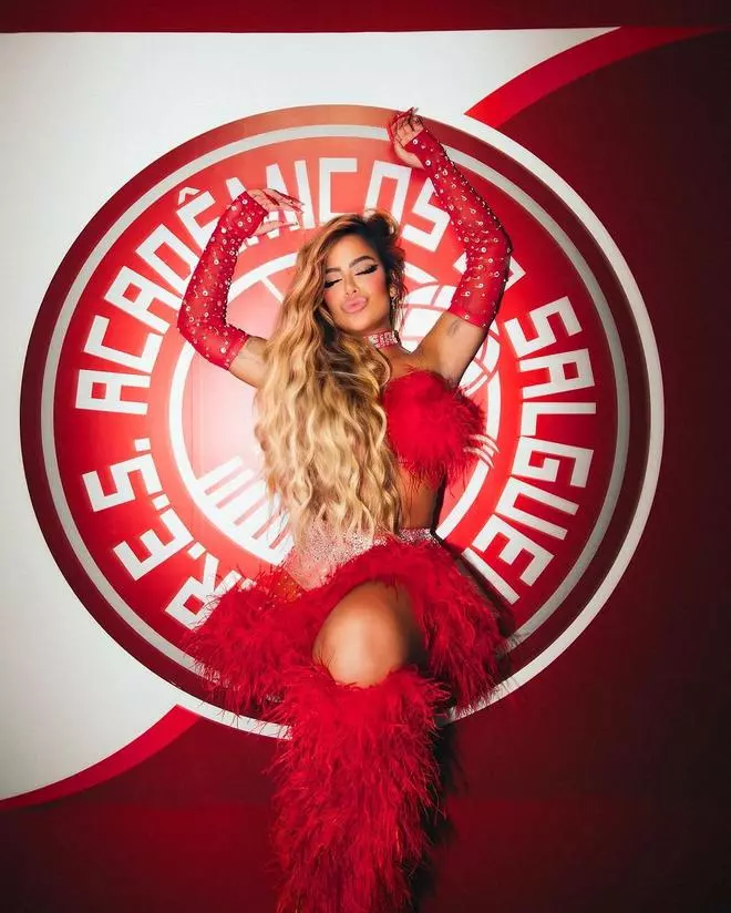 La hermana de Neymar arrasa en los carnavales de Brasil con este espectacular disfraz