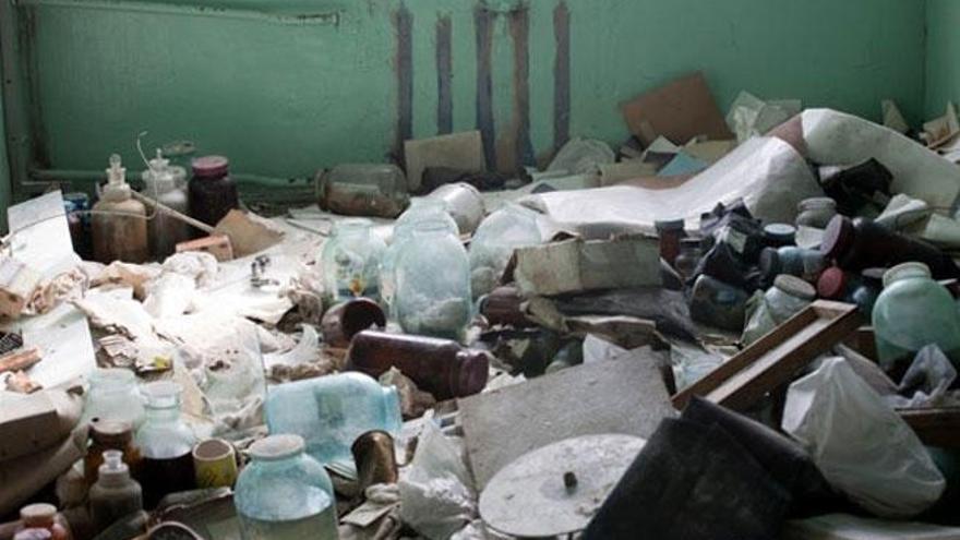 Cinco años y medio de cárcel por abusar de su hija en una casa llena de basura en Cartagena