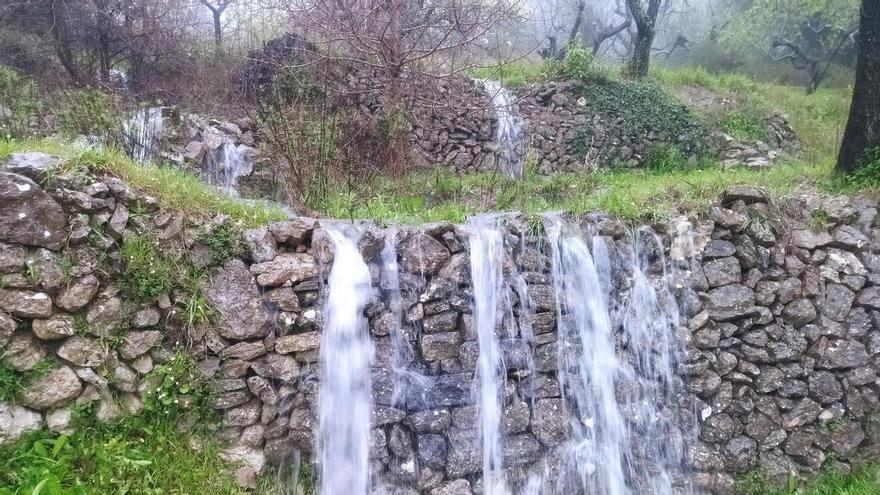 Hartazgo en la Vall de Laguar: ha llovido a mares y el agua sale turbia del grifo y no se puede beber