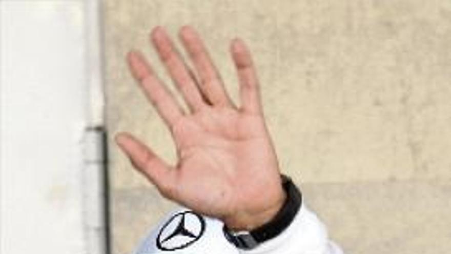 Hamilton s&#039;endú la victòria i se situa a 19 punts de Nico Rosberg