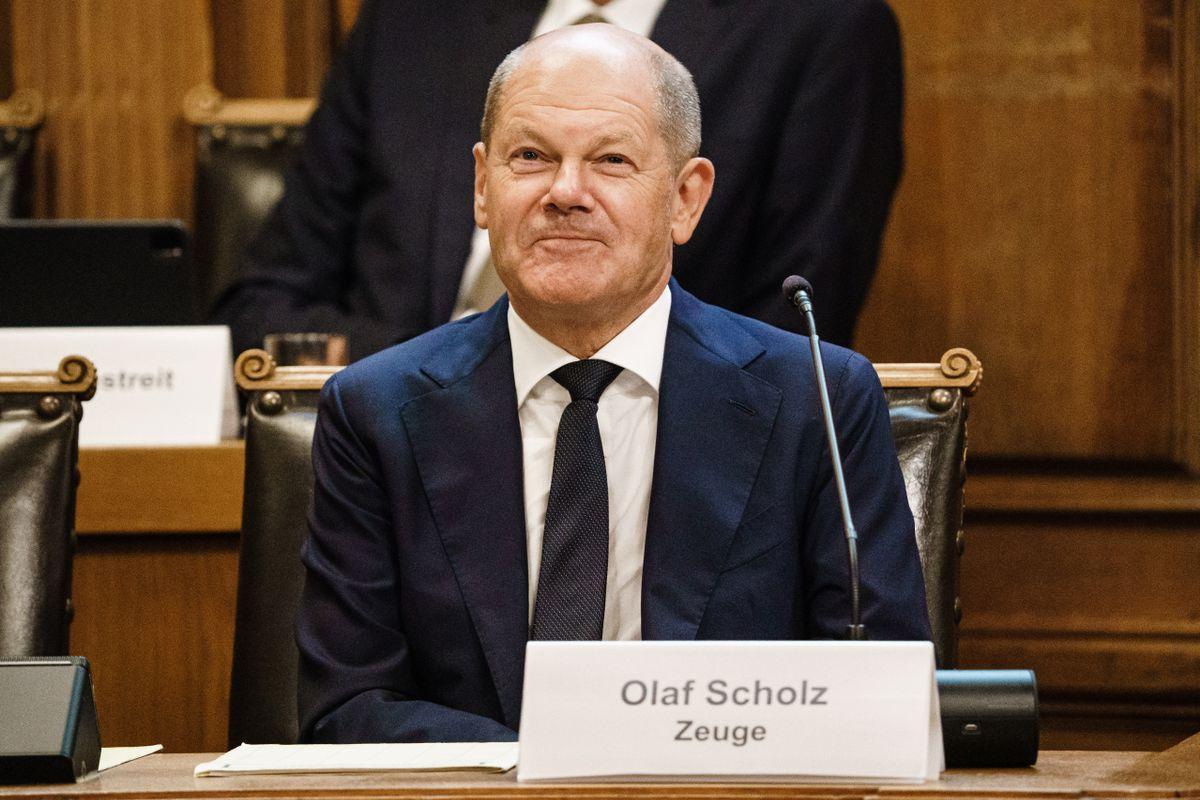 “Cum ex”: el escándalo financiero que persigue a Olaf Scholz.