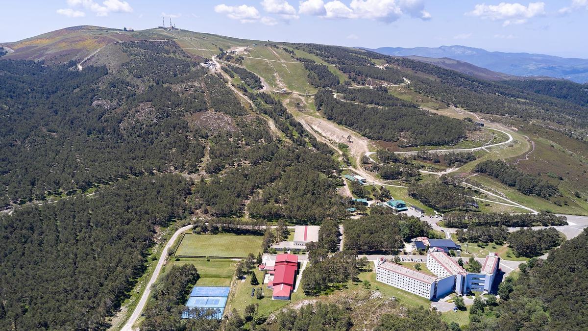 Panorámica aérea del entorno de Cabeza de Manzaneda.