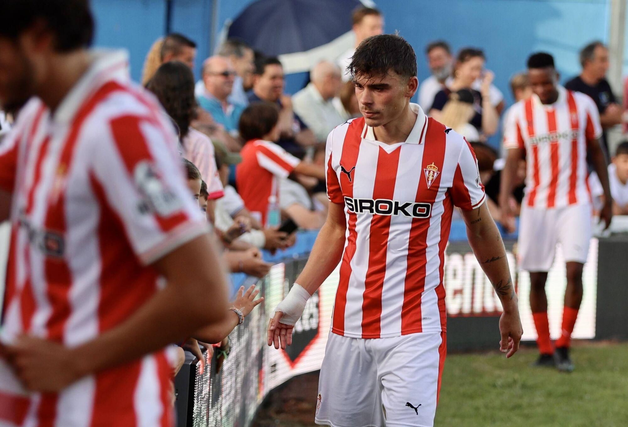 EN IMÁGENES: Amistoso de pretemporada en Grado entre Sporting y Racing de Santander