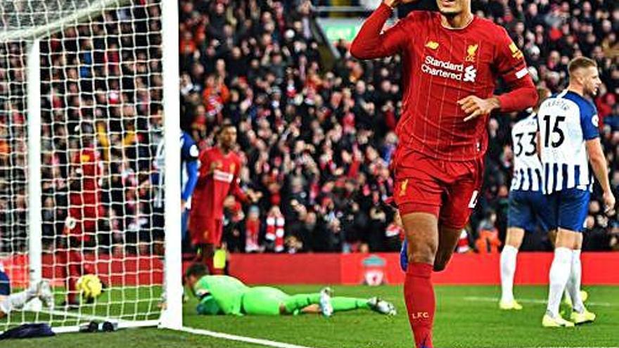 Van Dijk va donar tres punts més a un Liverpool que lidera la Premier