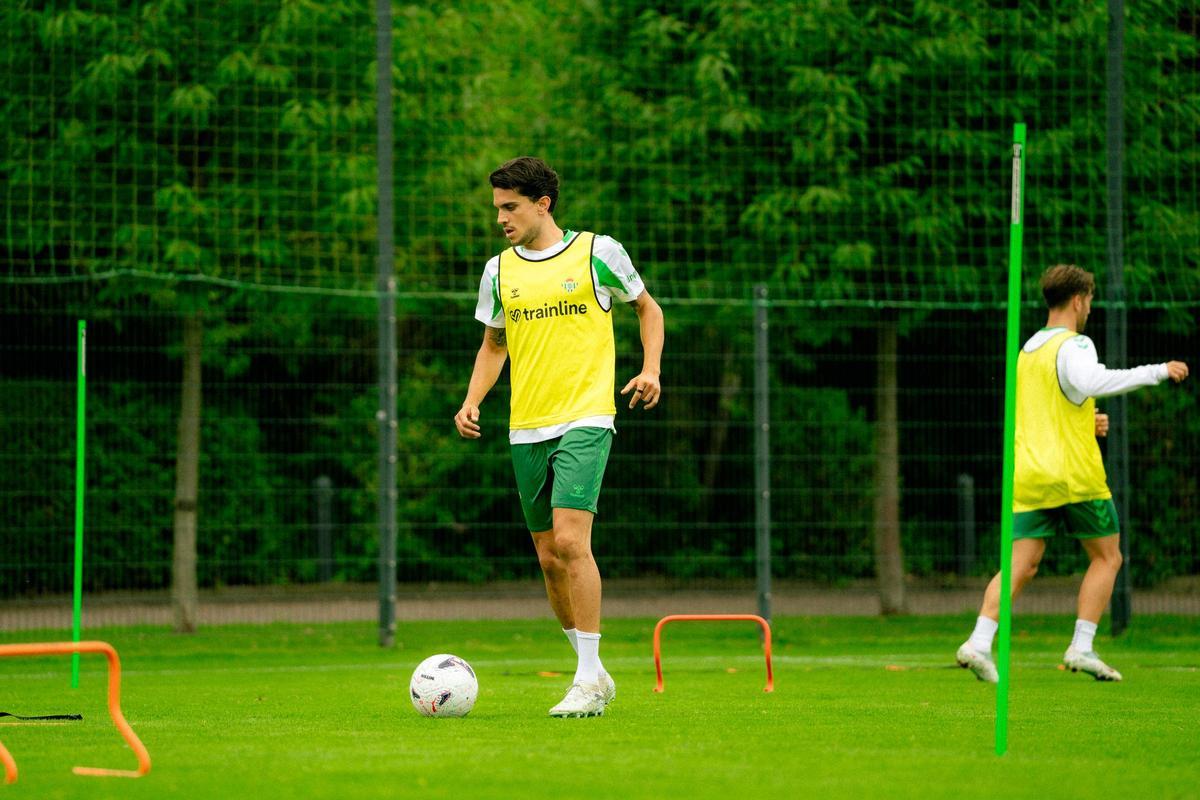 Marc Bartra, durante el primer día de pretemporada del Betis en Alemania