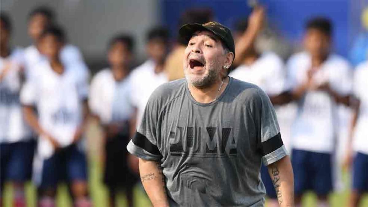 Maradona, en una escuela de Barasat