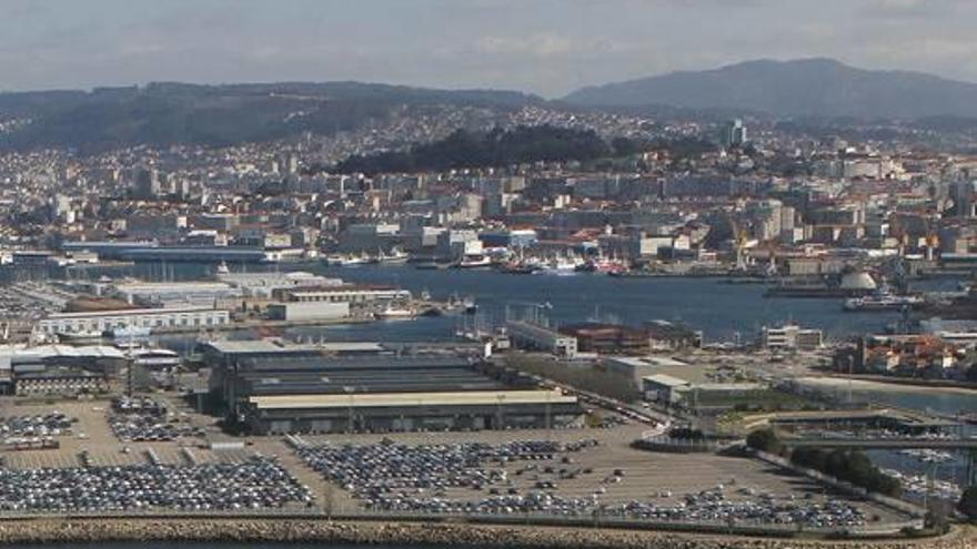 Cerca de veinte mil personas trabajan en la Zona Franca de Vigo.