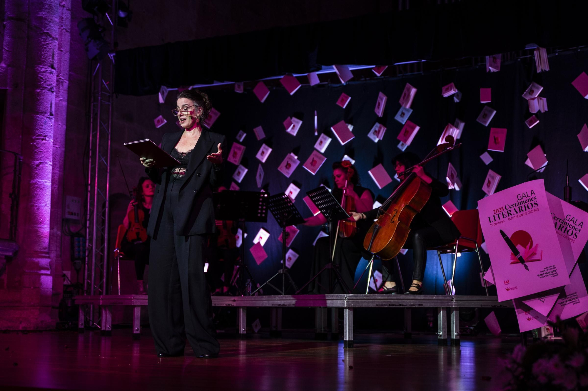 Gala de los premios de Certámenes Literarios en el auditorio del Complejo Cultural San Francisco de Cáceres