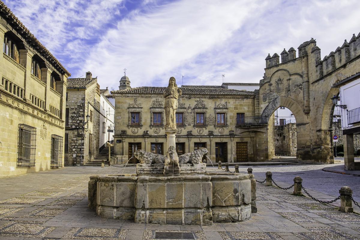 La plaza de los Leones en Baeza, Jaén