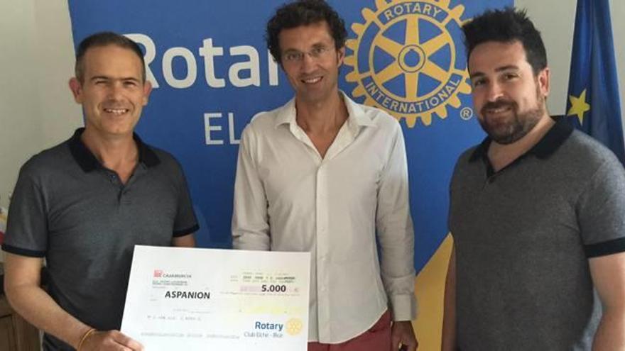 Los rotarios donan cinco mil euros a Aspanion
