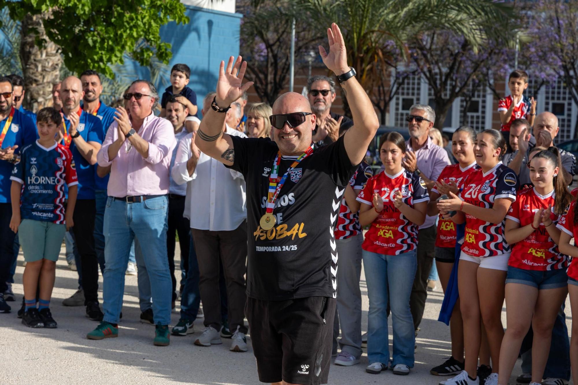 Recibimiento de los recién ascendidos Eon Horneo recién ascendidos a la liga Asobal de balonmano