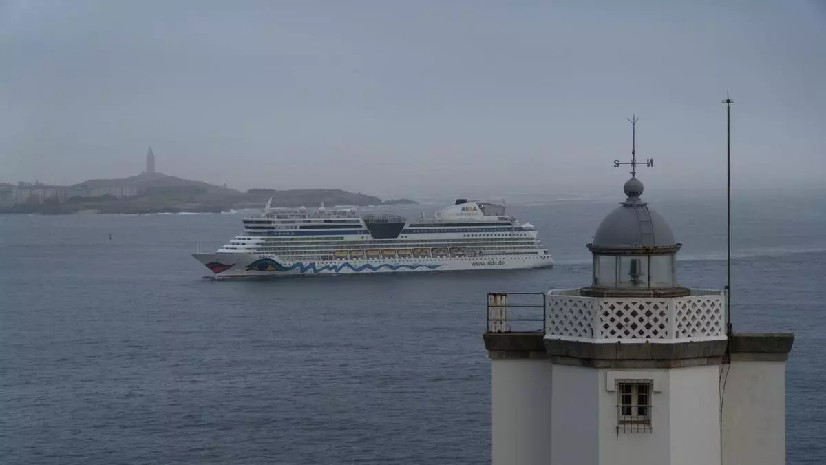 A Coruña recibe su primera triple escala de cruceros del 2026 con más de 8.500 personas