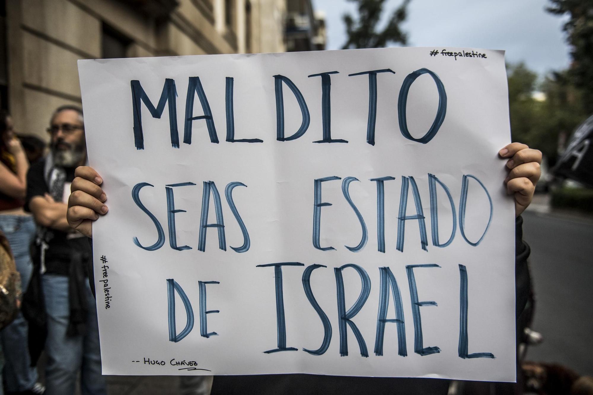 GALERÍA | Concentración en apoyo al pueblo palestino en Cáceres