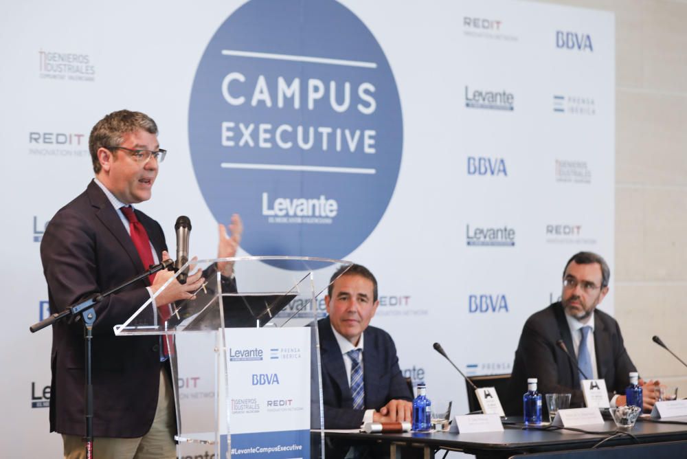 Conferencia inaugural de Campus Executive con el ministro Álvaro Nadal.