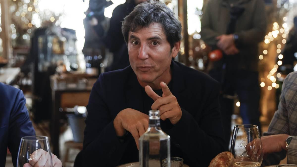 Manel Fuentes mantiene una estupenda relación con su madre, a la que visita siempre que puede.