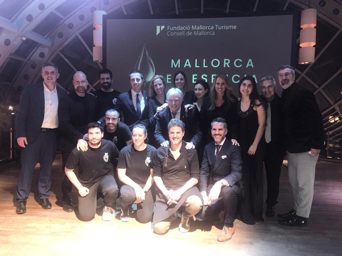 Das Team des Inselrats mit dem Team von Santi Taura beim Mallorca-Abend im KaDeWe.
