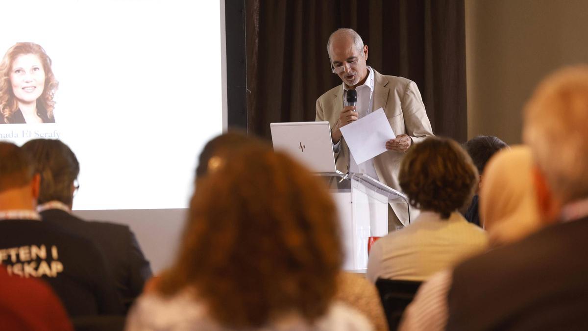 Javier Ojeda modera el Indutry Forum, en el Congreso de Acuicultura celebrado en València.