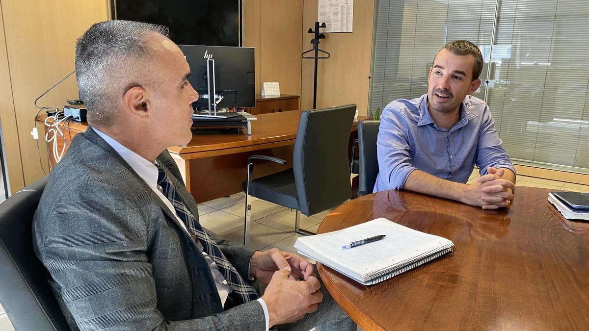 El comisionado del fuero canario, José Ramón Barrera, junto al director general de Ordenación de las Enseñanzas, Inclusión e Innovación, David Pablos González.
