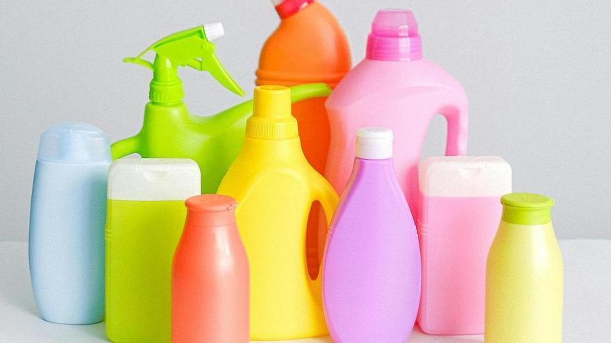 Los 3 productos de limpieza que valen para todo y que siempre debes tener en casa