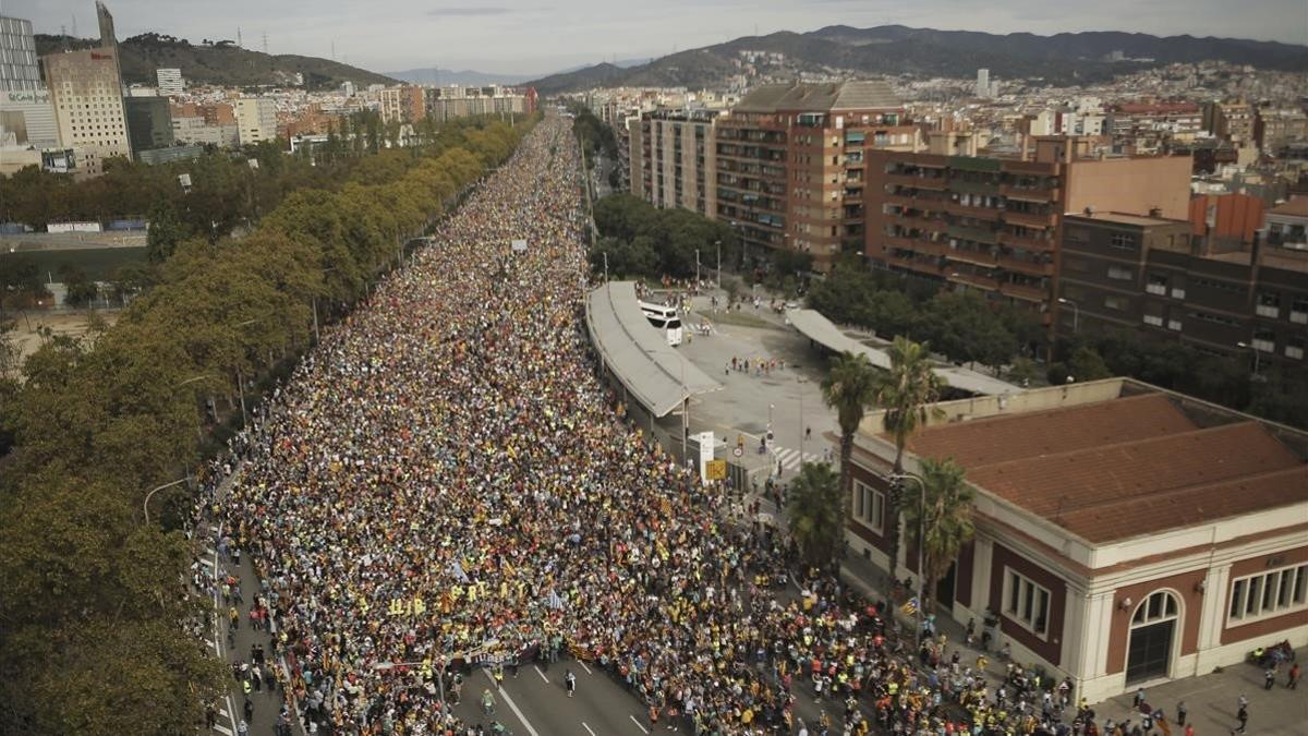 Llegada de la 'Marxa per la Llibertat' por la Meridiana, a la altura de Fabra i Puig.