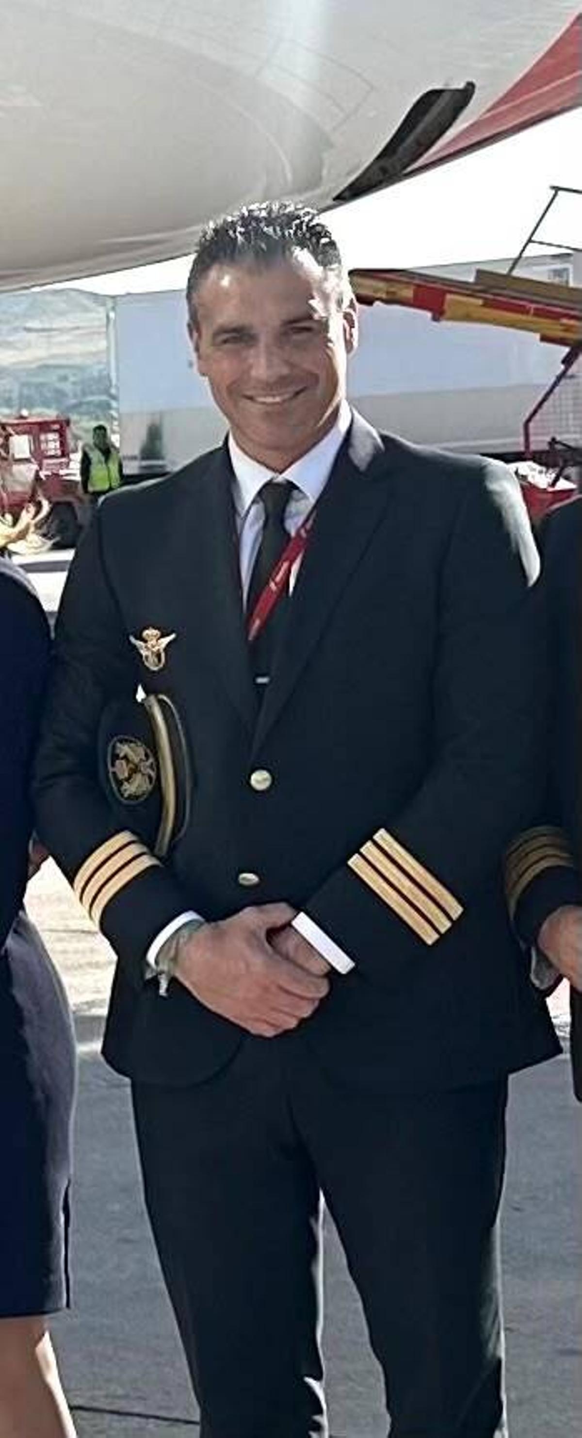 Fernando Reyes, en la pista de despegue.