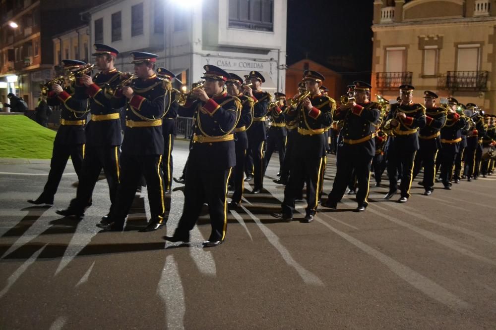 La Procesión de las Tinieblas enmudece la ciudad